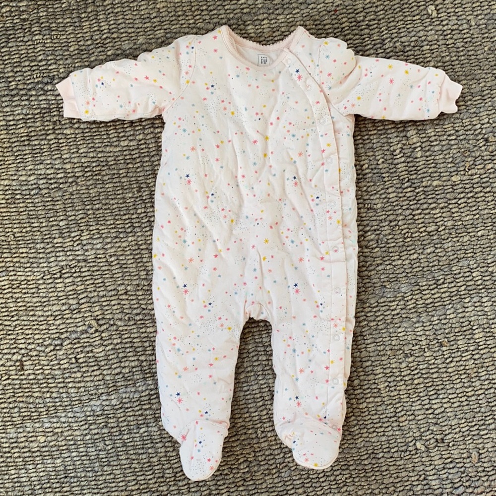 Gap thick baby onesie, light pink with star print, 6 to 9 months
